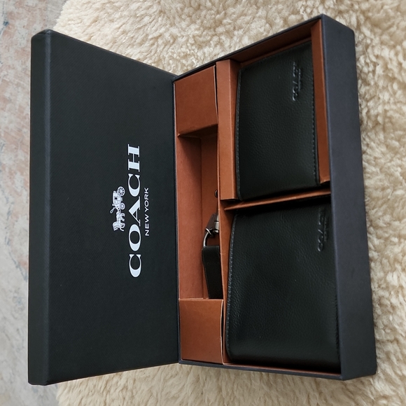NWT IOB Coach Men's Wallet and Key Holder Set - Picture 1 of 13